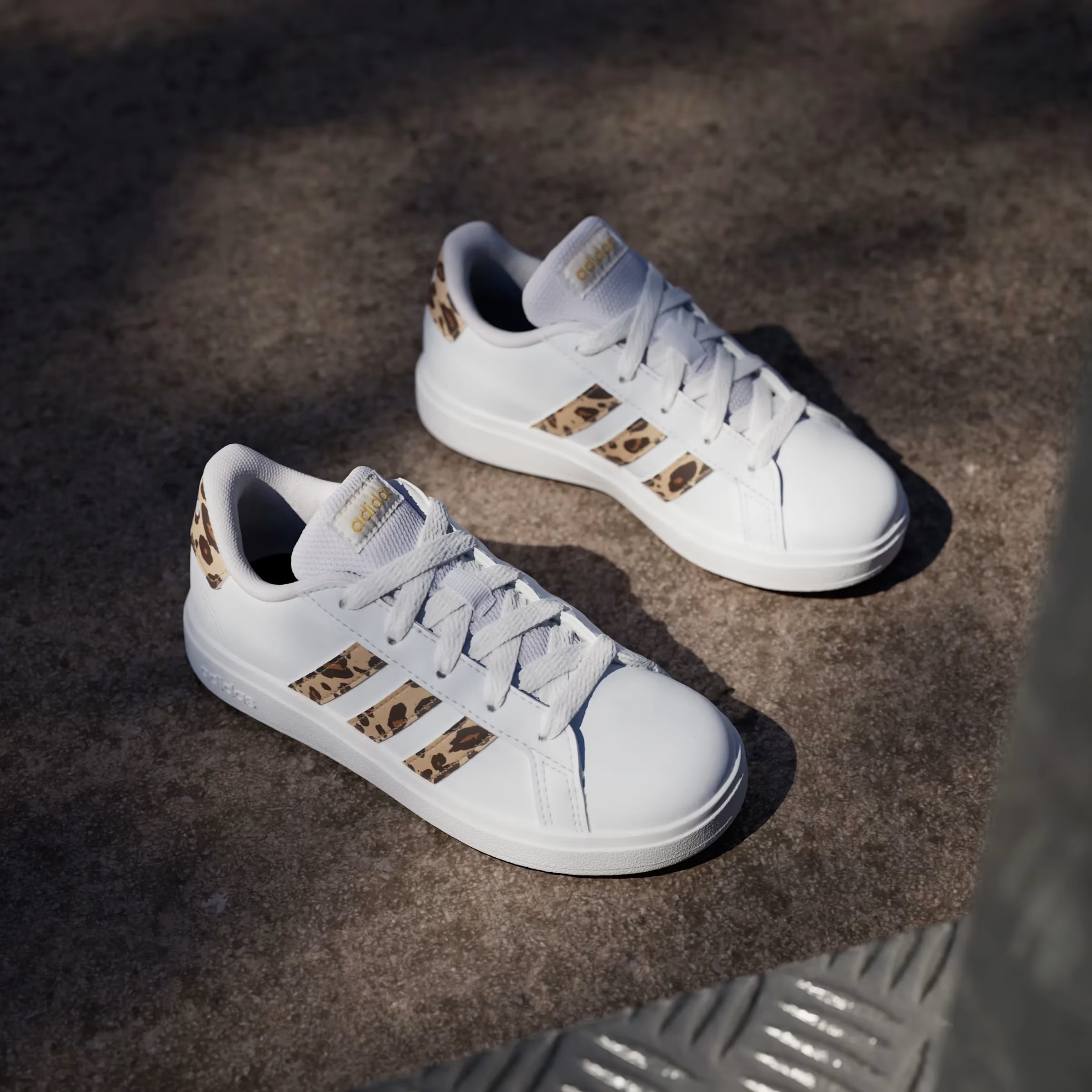 adidas Grand Court 2.0 Cloud White Magic Beige Matte Gold (GS)