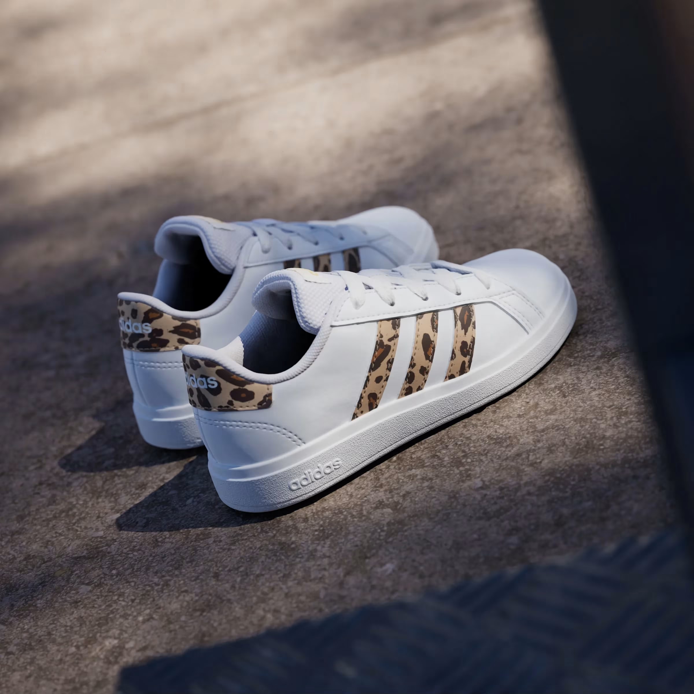 adidas Grand Court 2.0 Cloud White Magic Beige Matte Gold (GS)