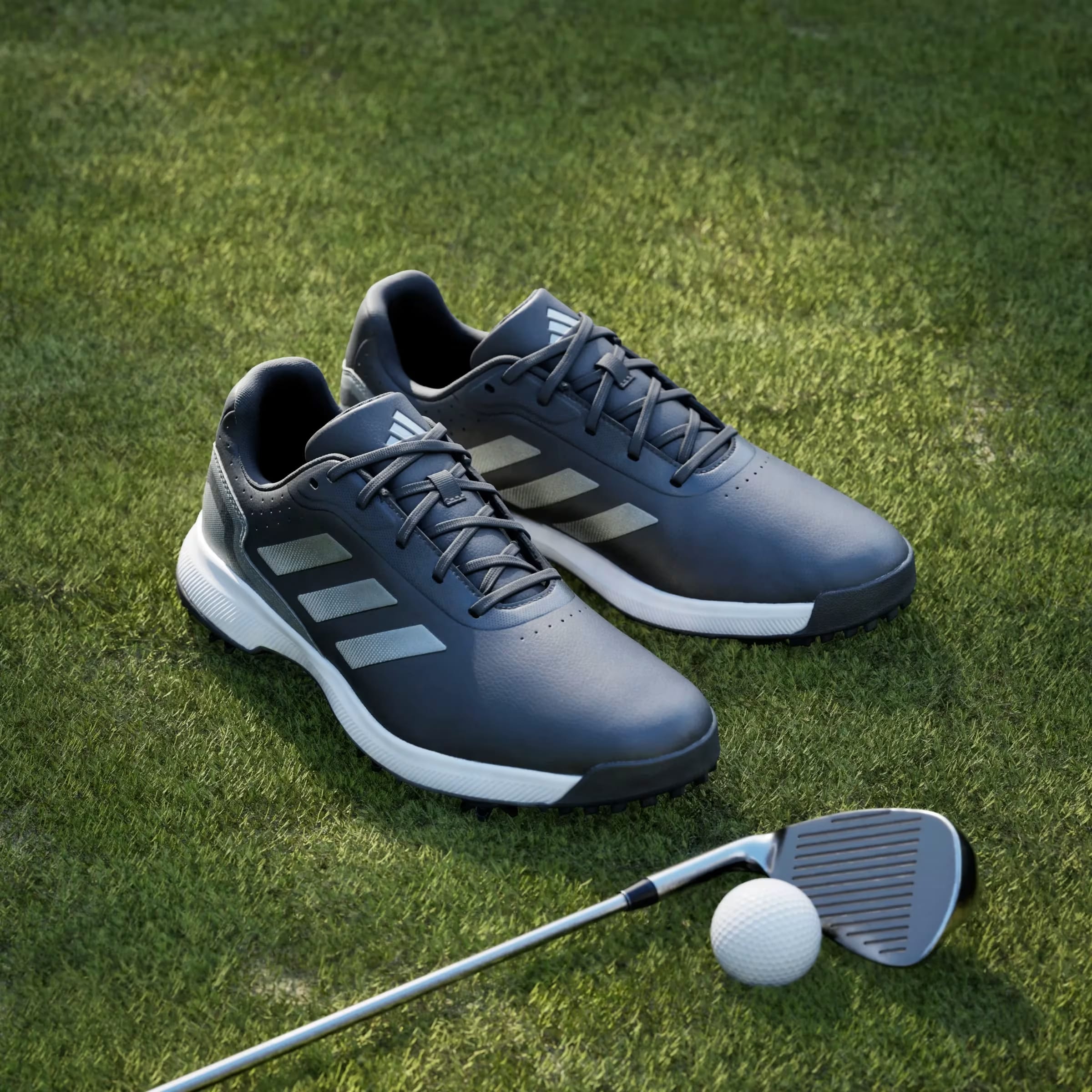 adidas Traxion Response