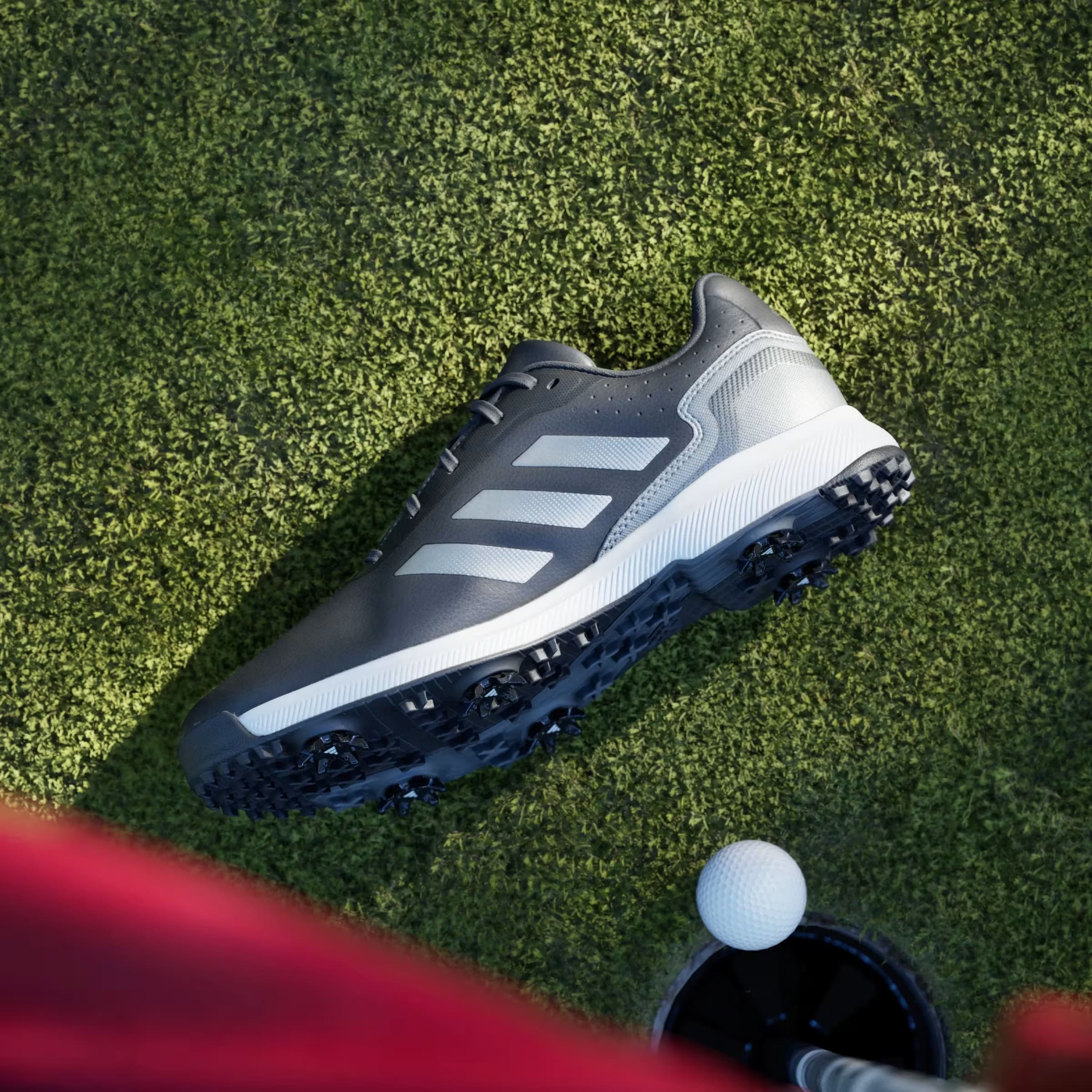 adidas Traxion Response