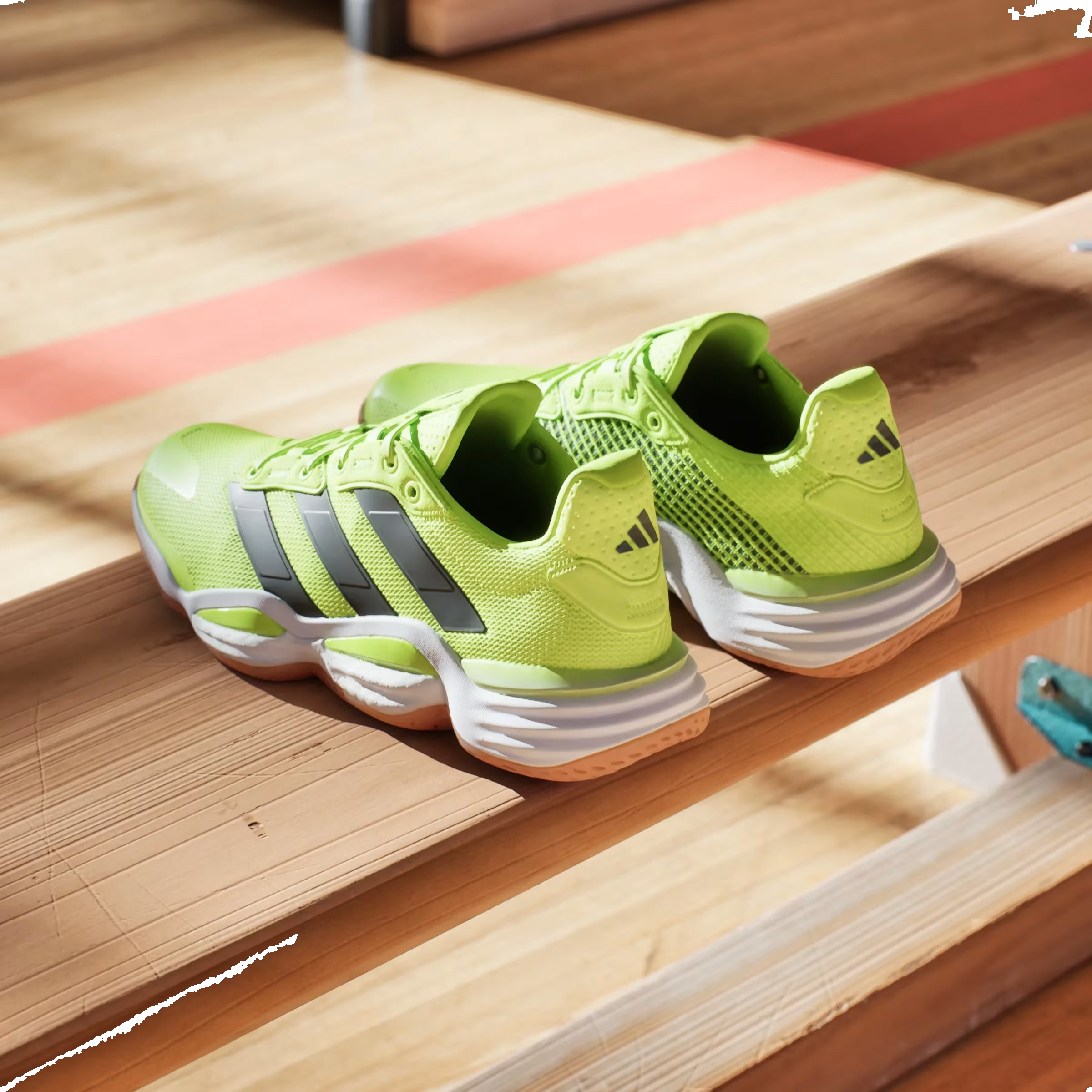 adidas Stabil 16