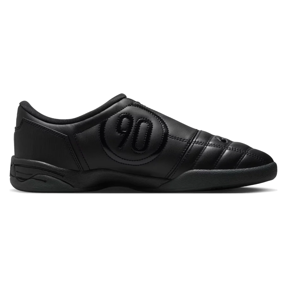 Nike Total 90 Wmns "Triple Black"