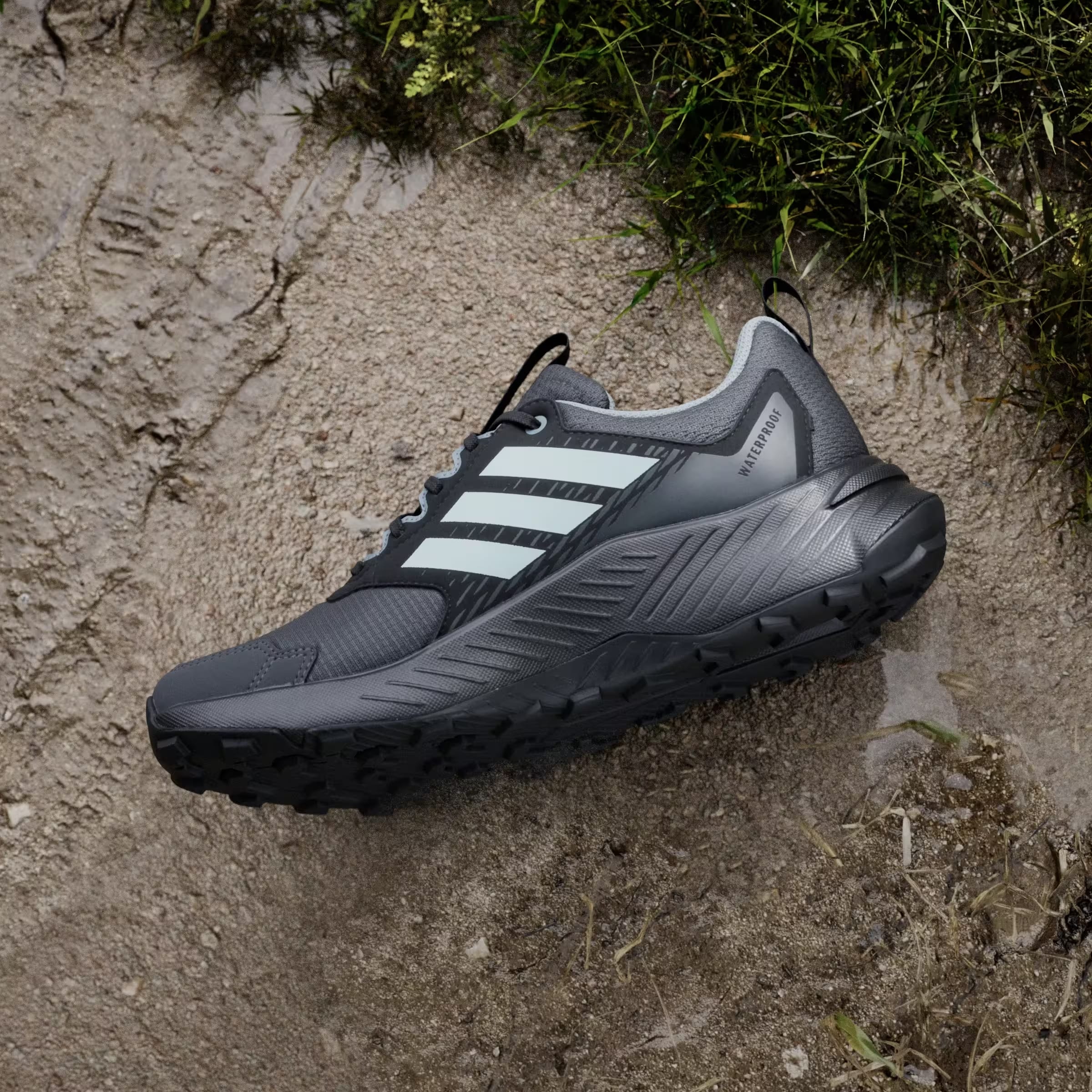 adidas Terrex Tracefinder 2 Climaproof Trail Carbon Semi Flash Aqua Grey Six (Women's)