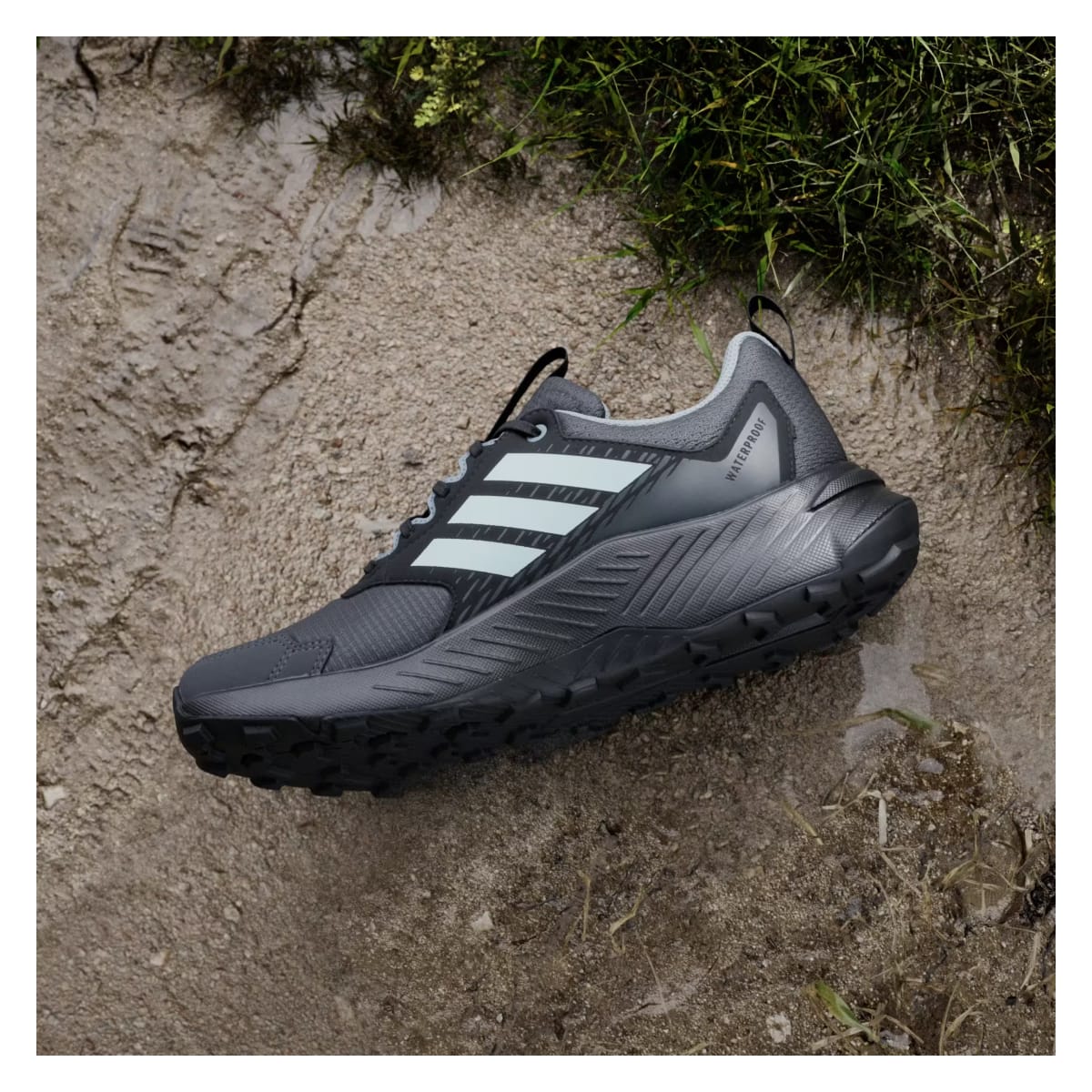 adidas Terrex Tracefinder 2 Climaproof Trail Carbon Semi Flash Aqua Grey Six (Women's)