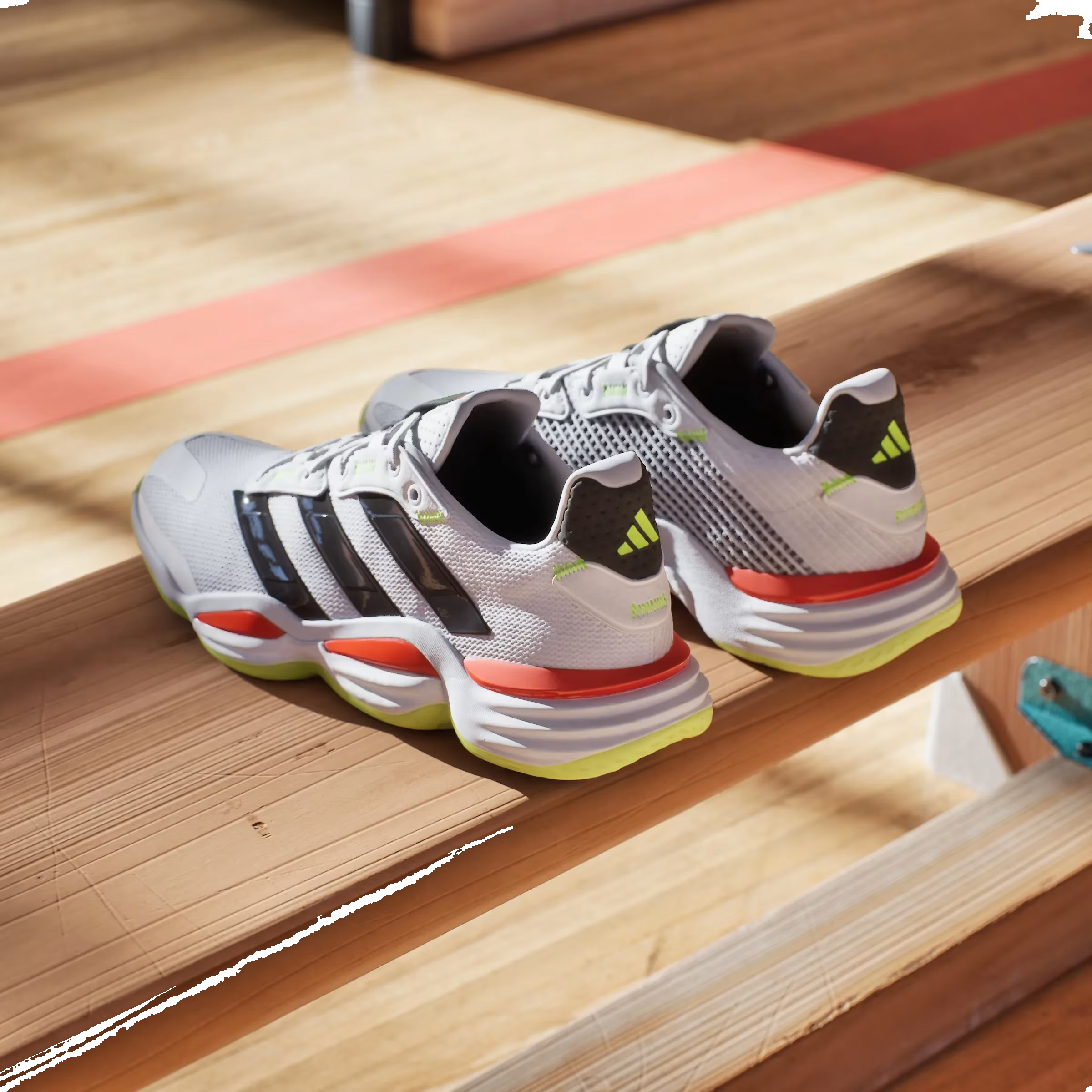 adidas Stabil 16 Indoor Cloud White Aurora Met. Aurora Plum