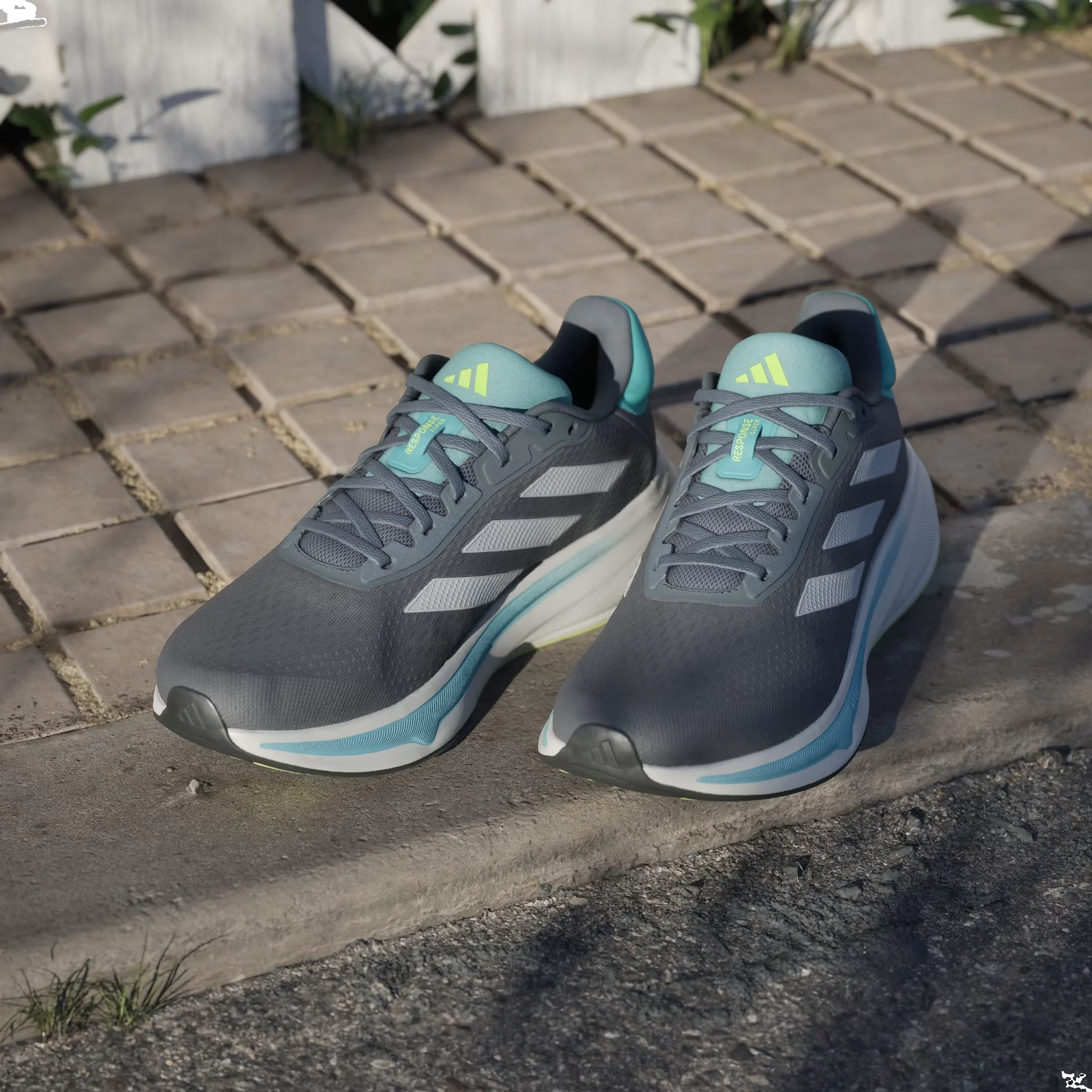 adidas Response Super