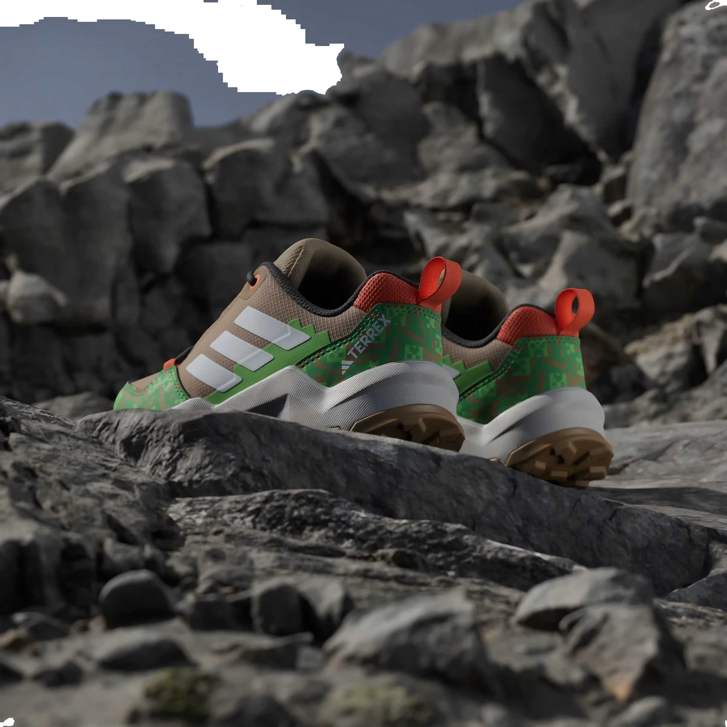adidas Terrex AX4R Minecraft Cardboard Semi Impact Orange (GS)