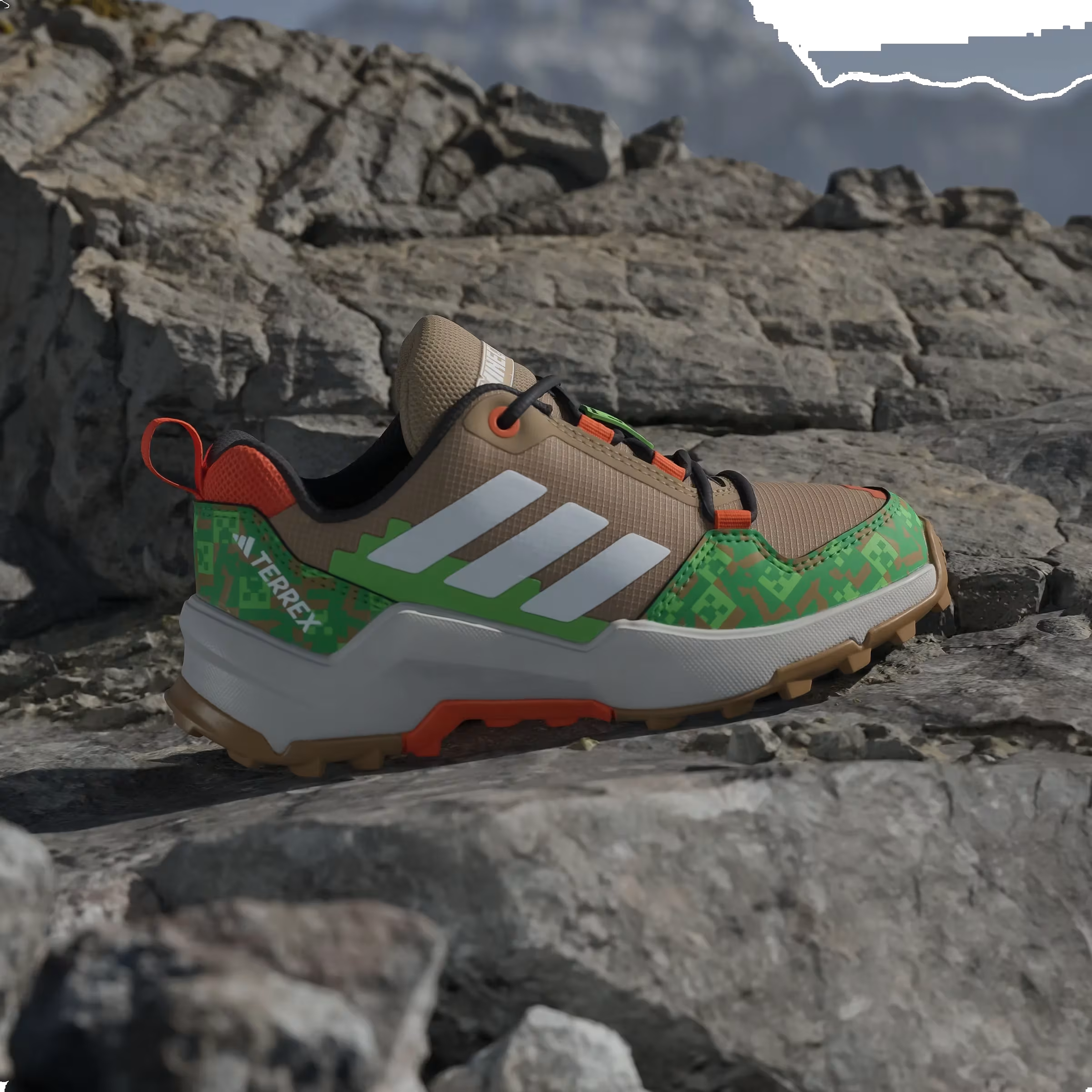 adidas Terrex AX4R Minecraft Cardboard Semi Impact Orange (GS)
