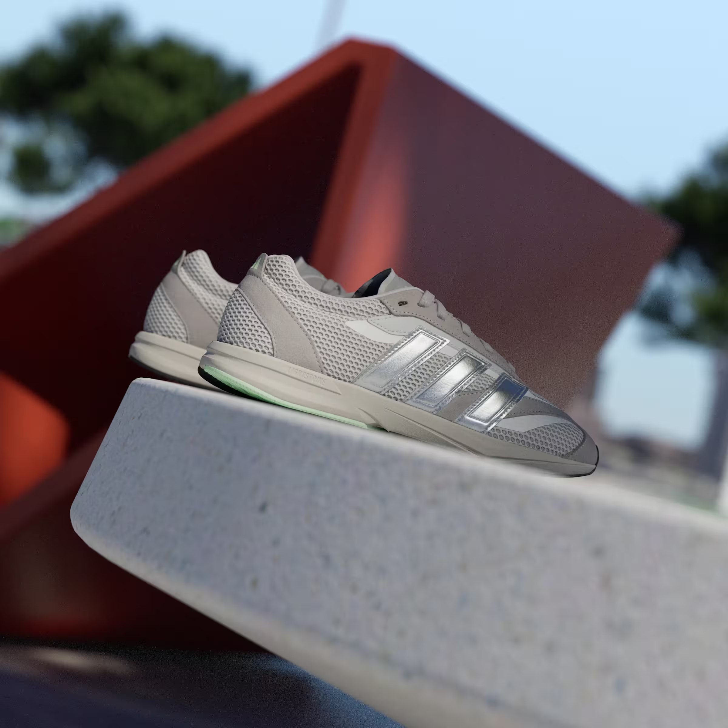 adidas Lightblaze LP Grey Two Silver Metallic Semi Green Spark (Women's)