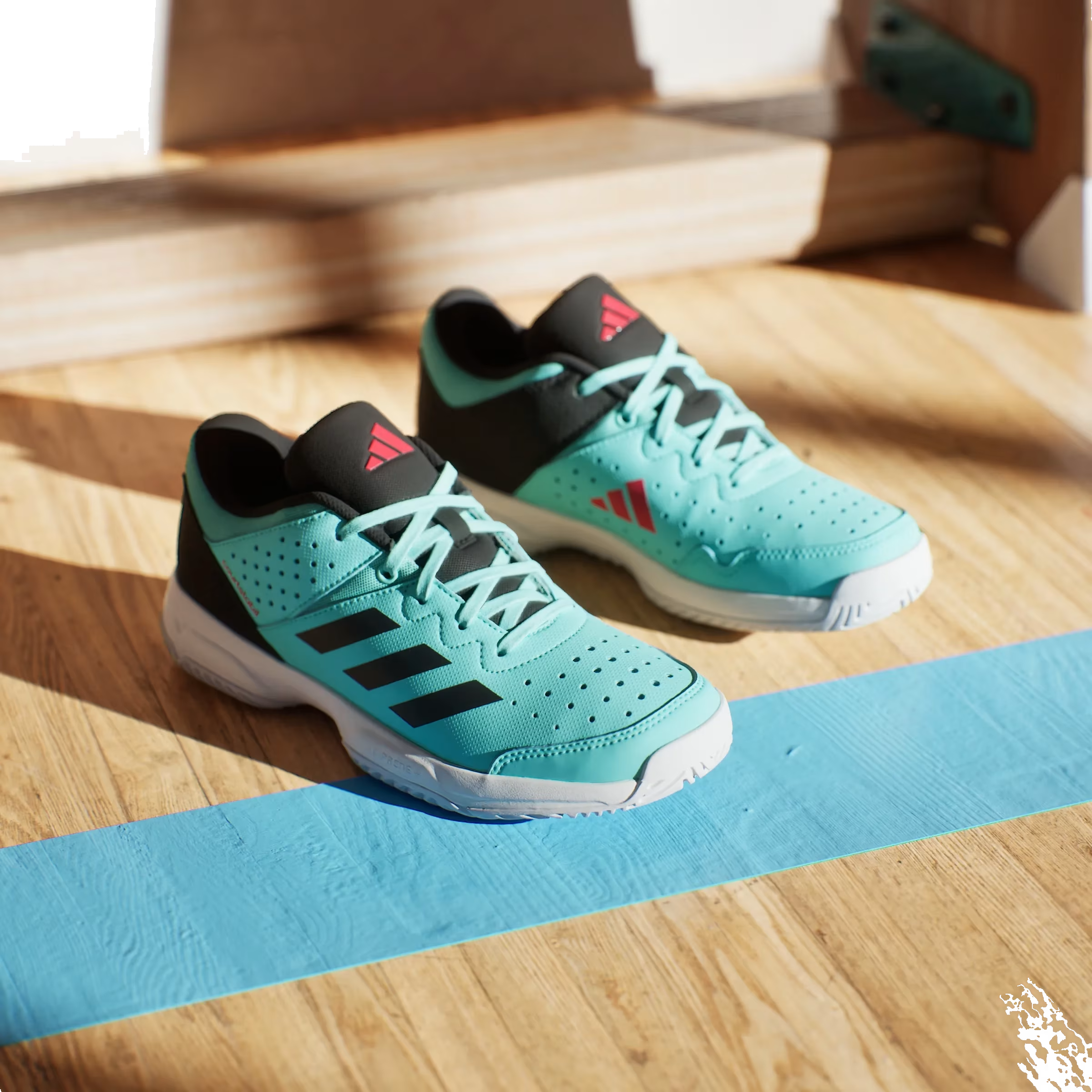adidas Court Stabil