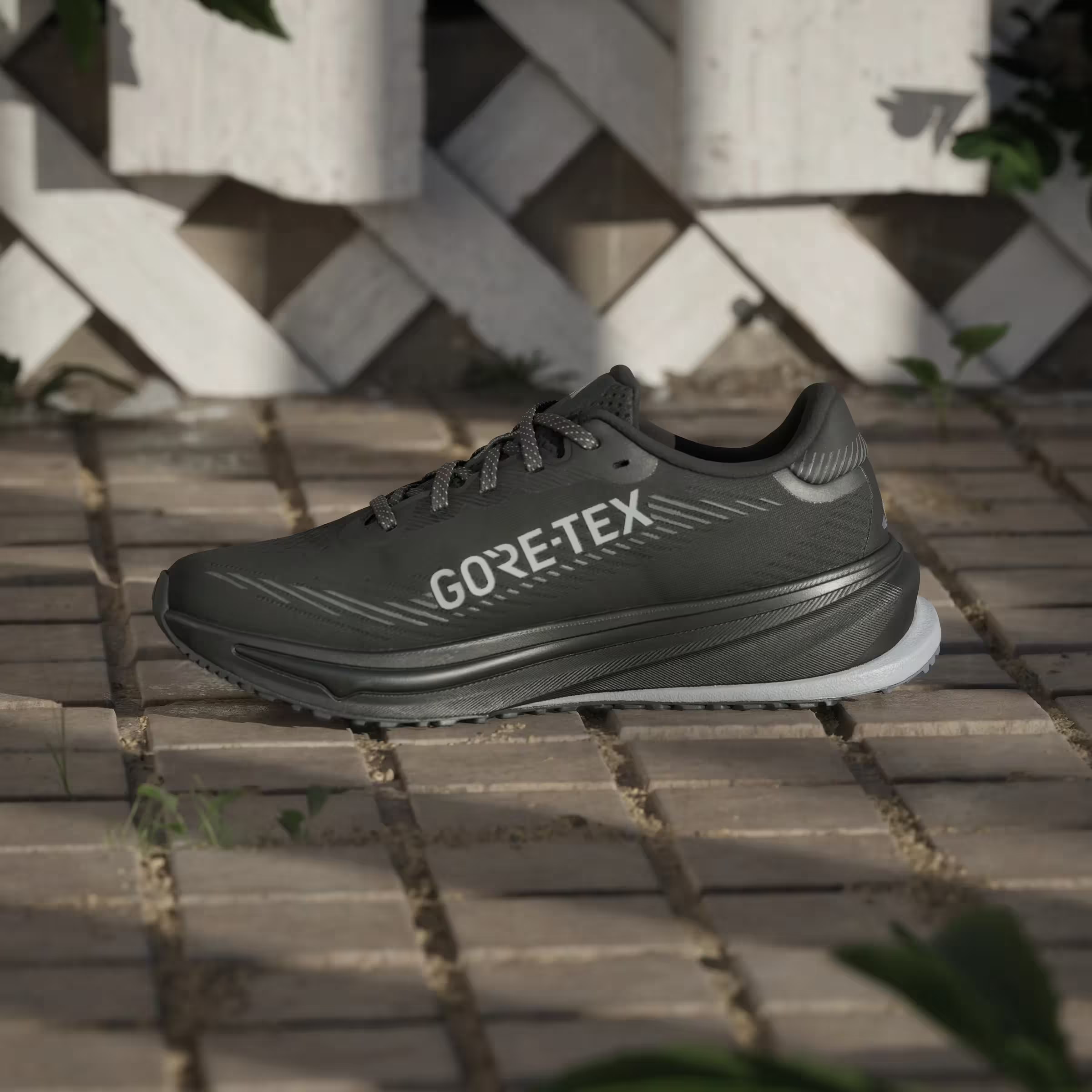 adidas Supernova Rise Gore-Tex Black Preloved Violet Carbon (Women's)