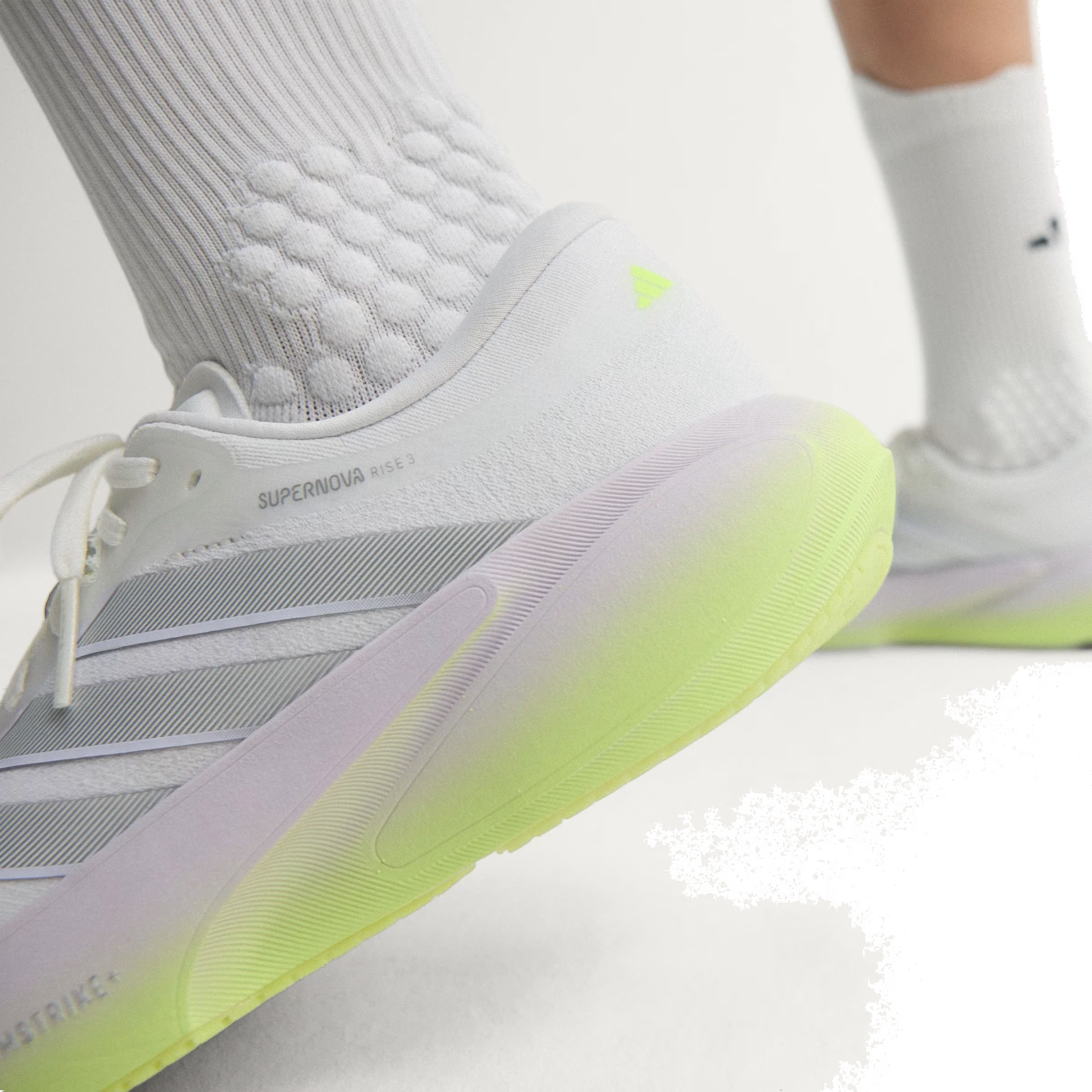adidas SUPERNOVA RISE 3