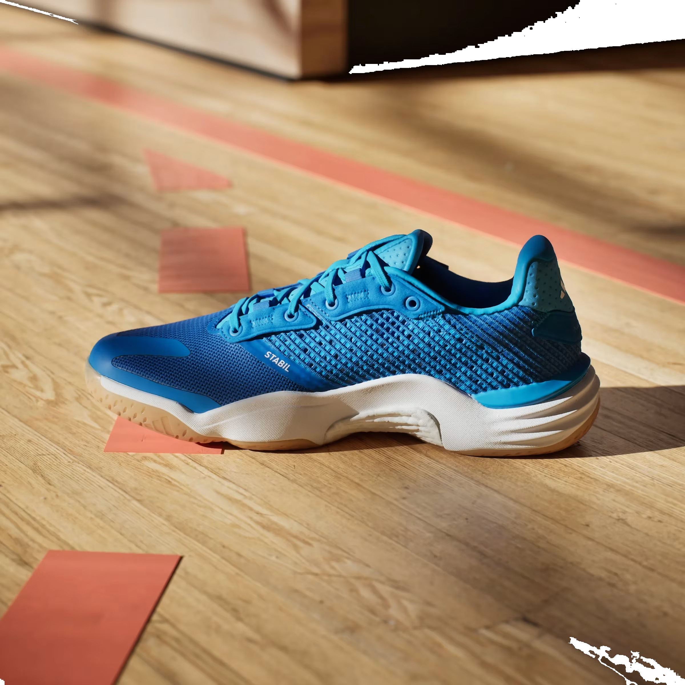 adidas Stabil 16