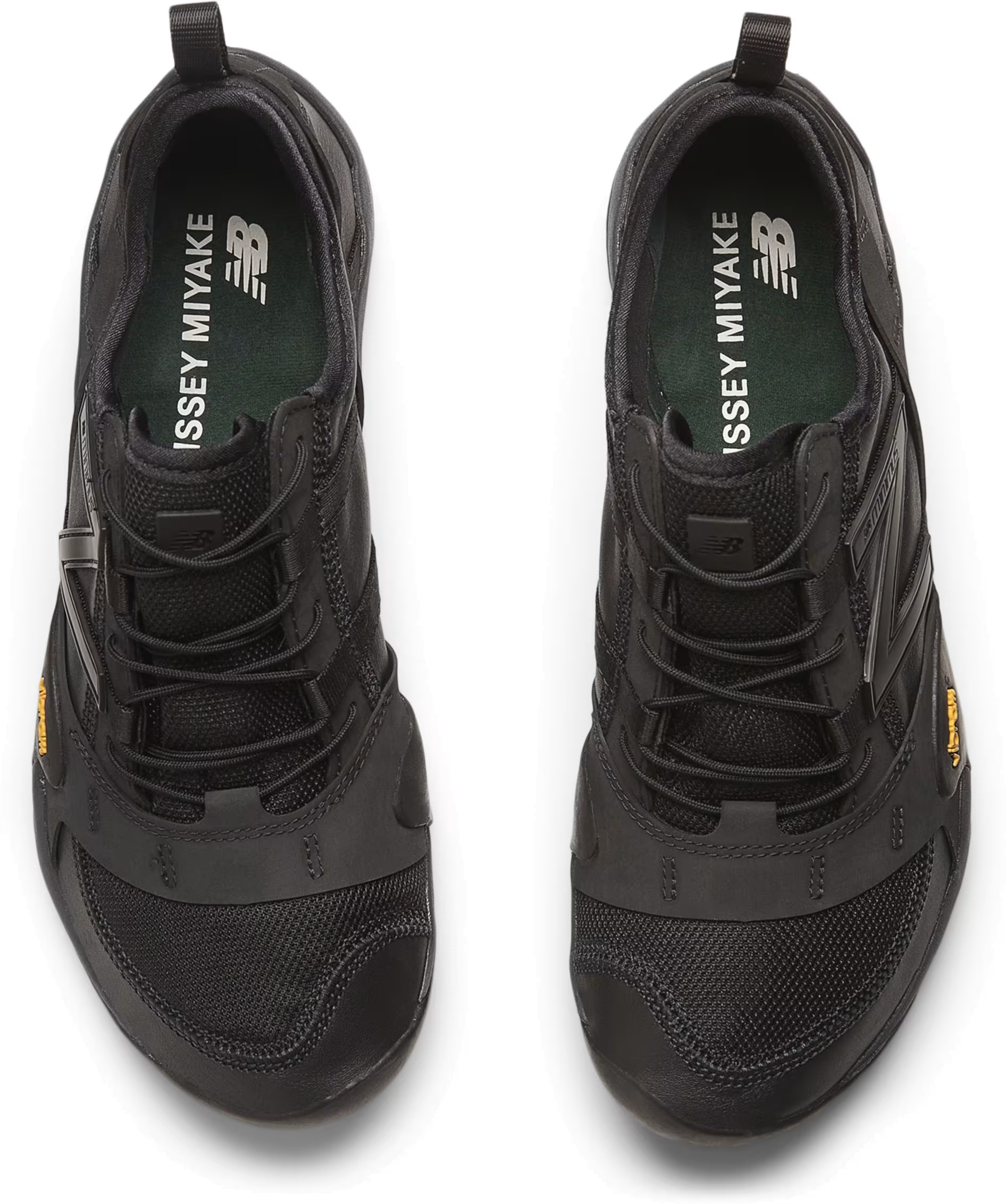 ISSEY MIYAKE x New Balance MT10O "Black Phantom"