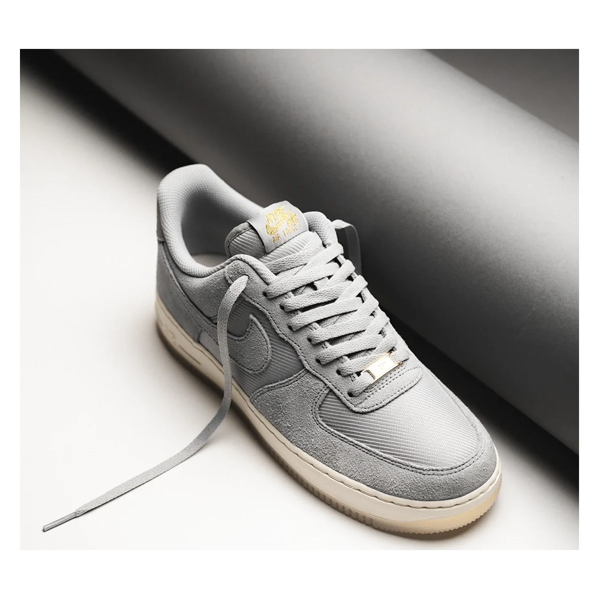 Nike Air Force1 '07 LV8 "Light Smoke Grey"
