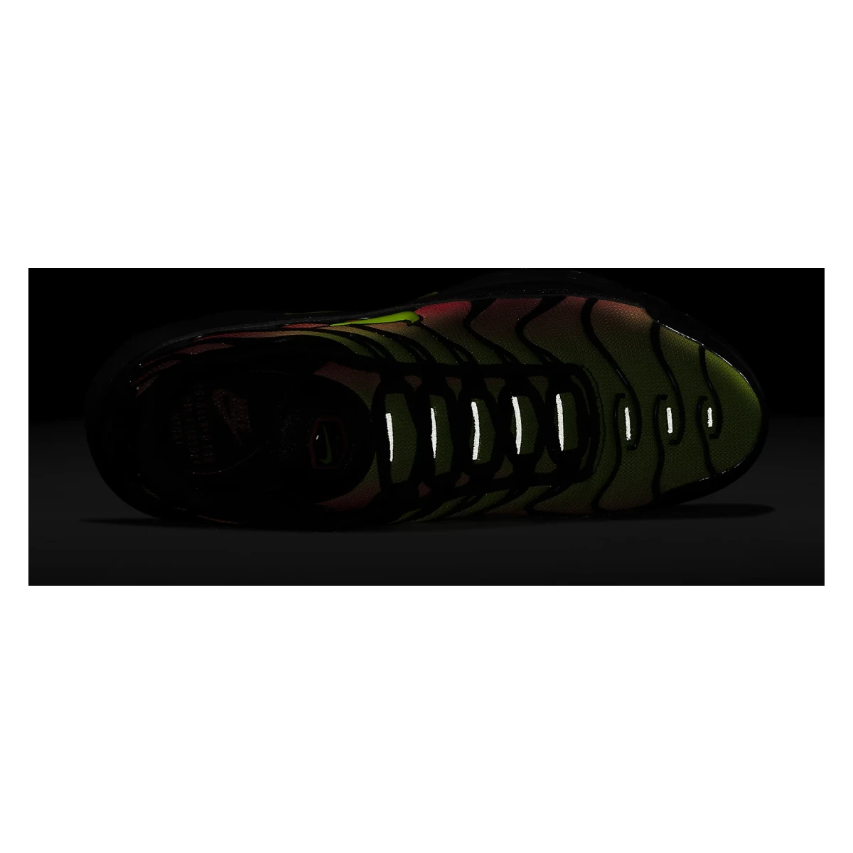 Nike Air Max Plus TN SE Wmns "Solar Red/Volt"