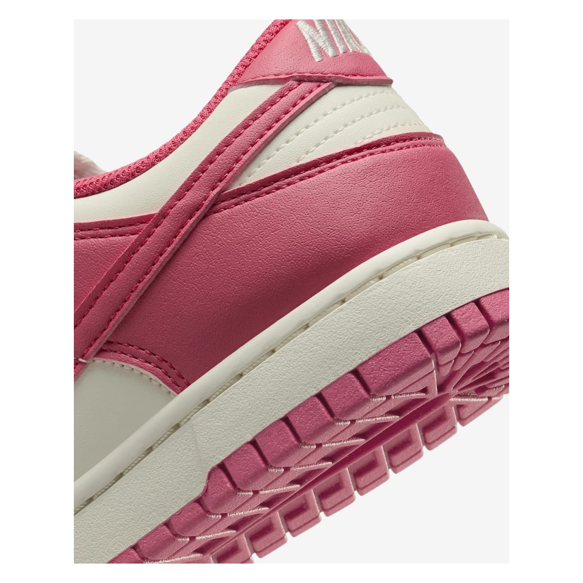 Nike Dunk Low "Aster Pink"