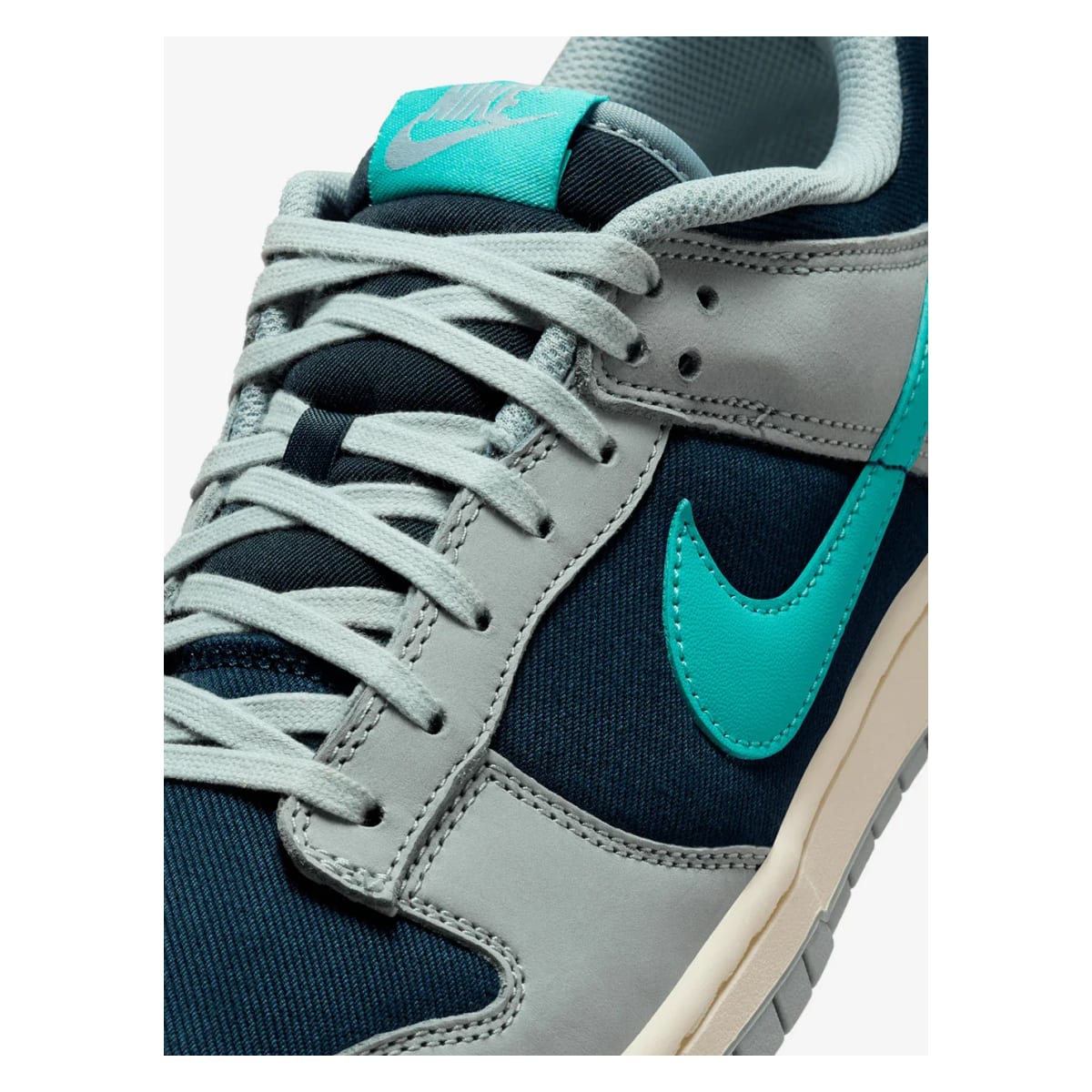 Nike Dunk Low Retro Premium "Green Frost"
