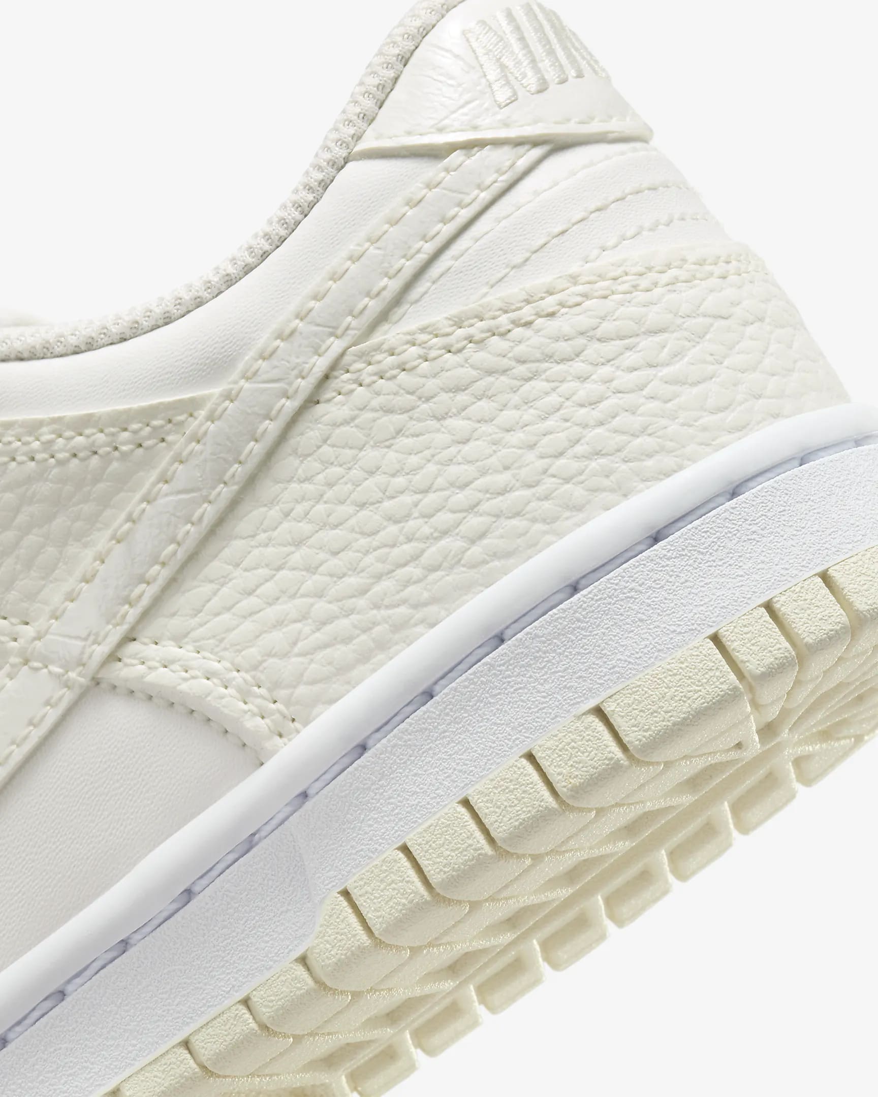 Nike Dunk Low SE GS "Sail"