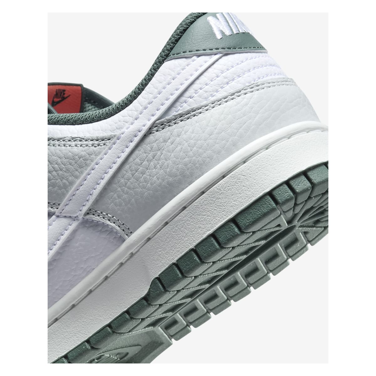 Nike Dunk Low "Vintage Green"