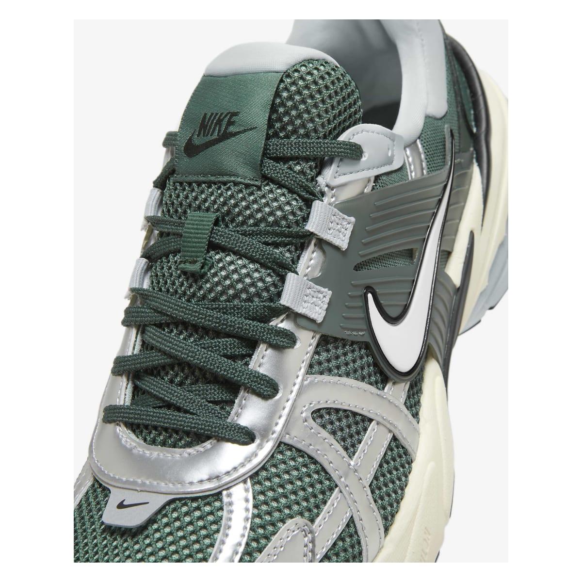 Nike V2K Run "Vintage Green"
