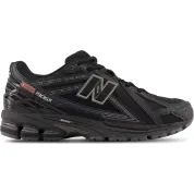 New Balance 1906r "Black Silver Metallic"