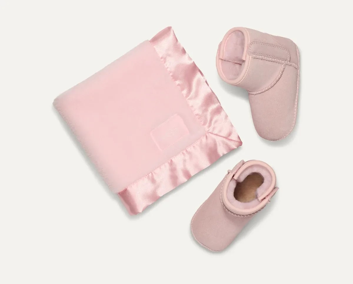 UGG Classic Laars Kids "Seashell Pink"
