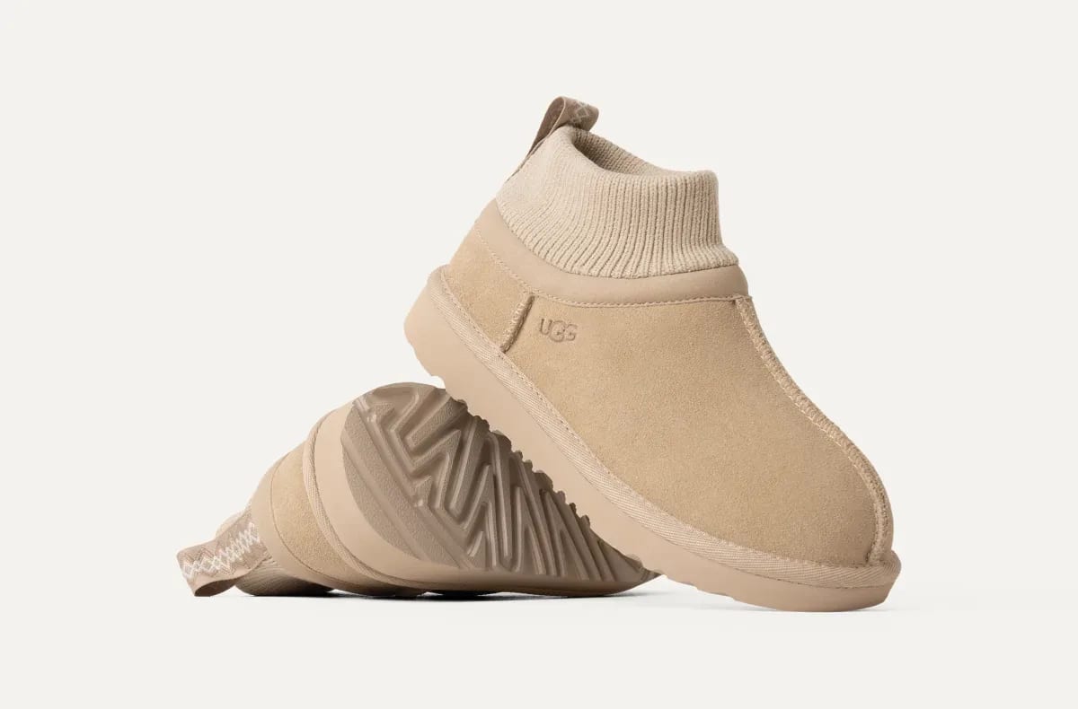 UGG Classic Ultra Mini Stretch Cuff Laars Kids "Mustard Seed"