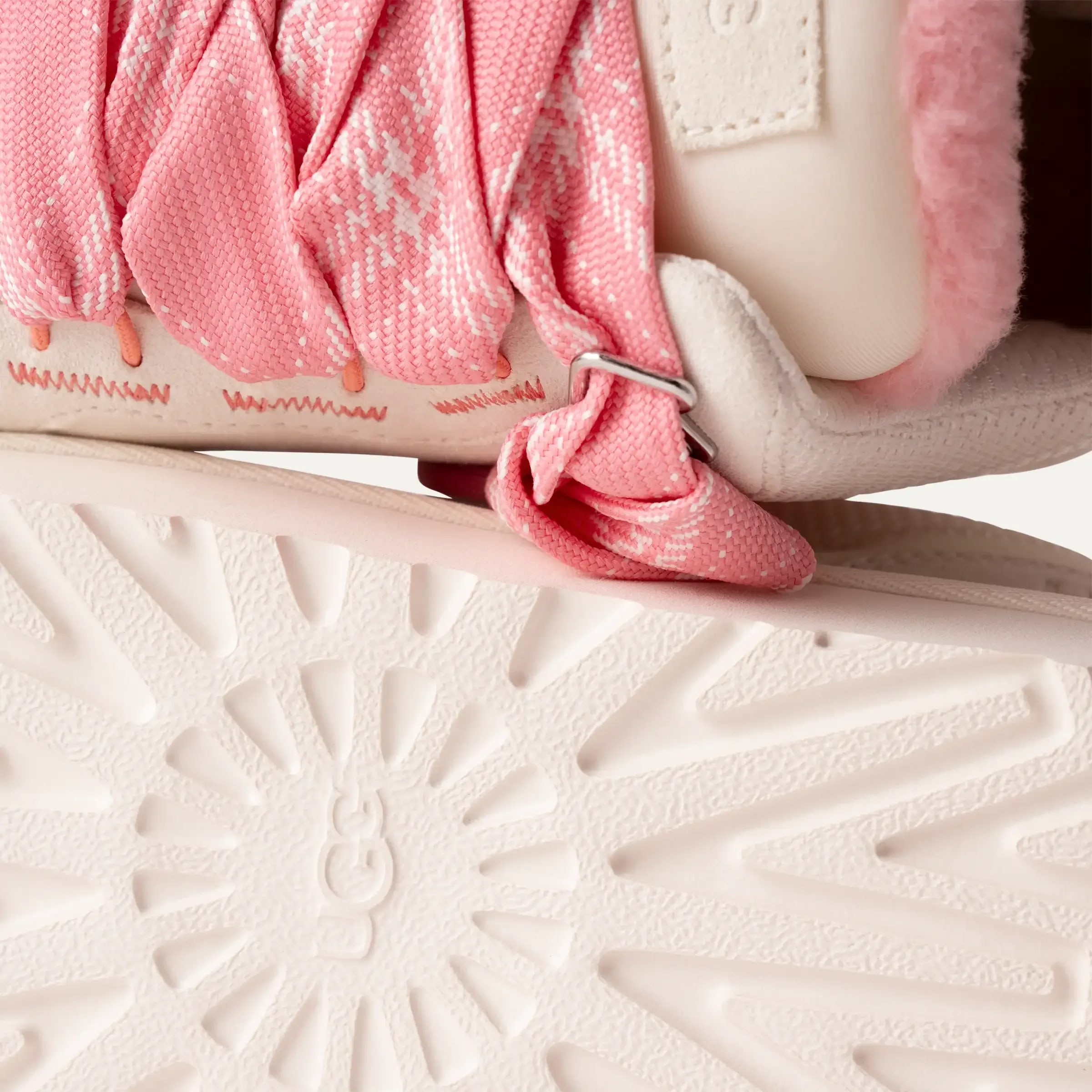 UGG Lowmel Love '25 Dames "Jasmine"