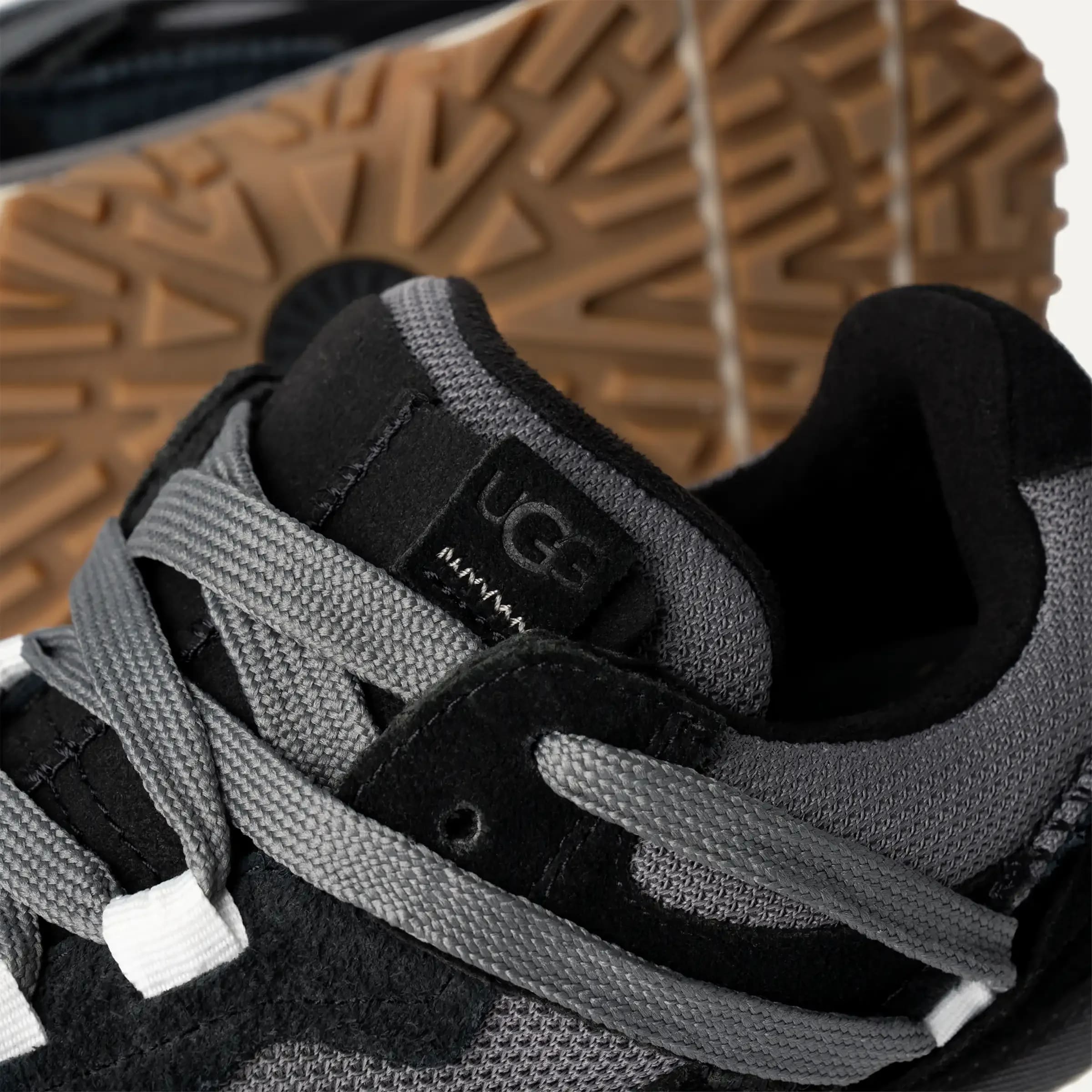 UGG Retrofi Low Dames "Black"