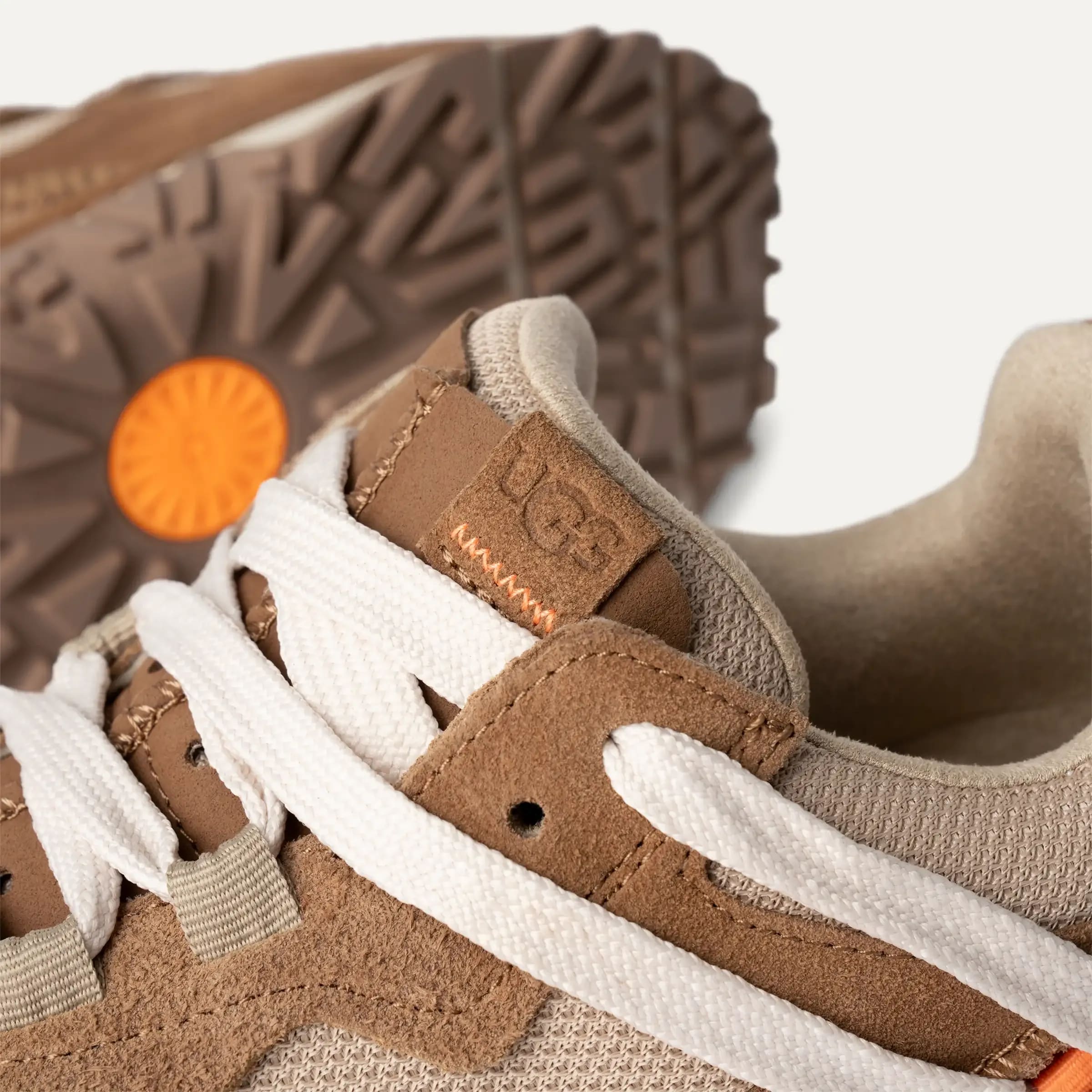 UGG Retrofi Low Dames "Chestnut"