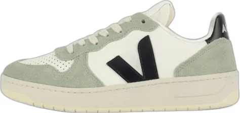 Veja V-10 Pure Black Clay