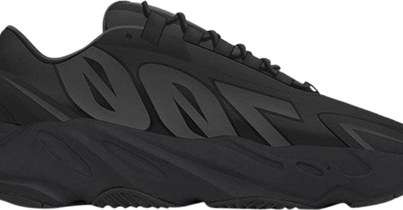 yeezy mnvn 700 triple black